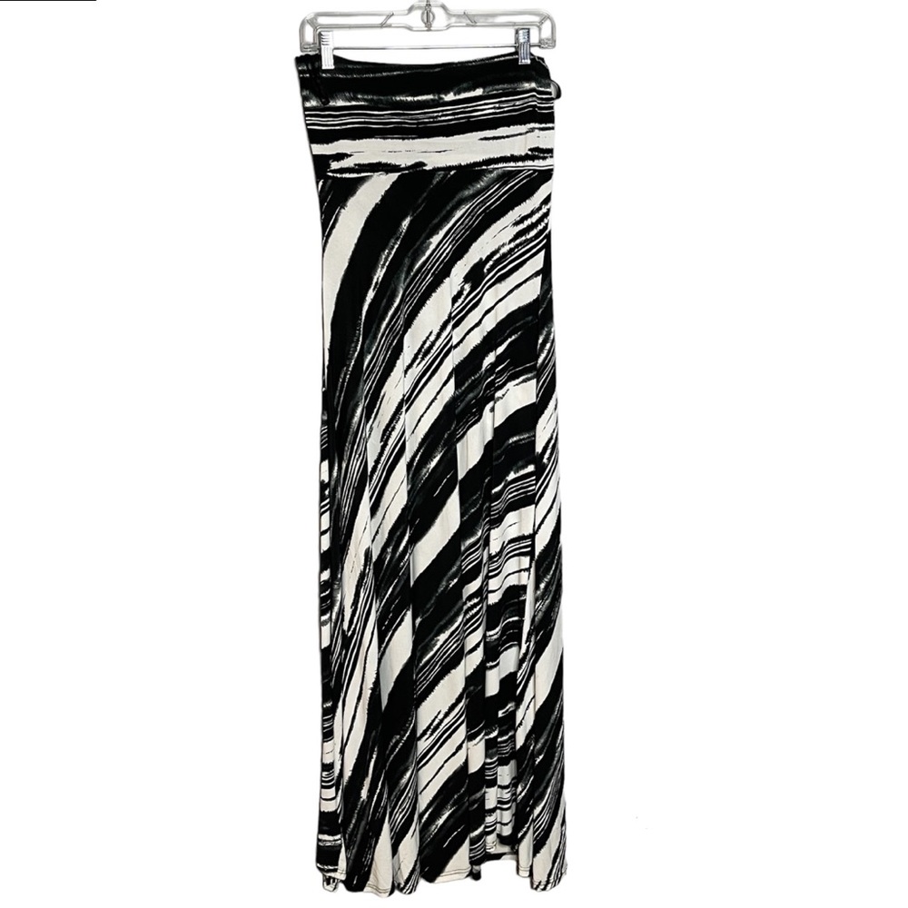 B. Moss Company Black and White Strapless Dress